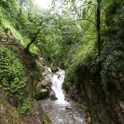 کبودوال، آبشاری در دل مخمل سبز